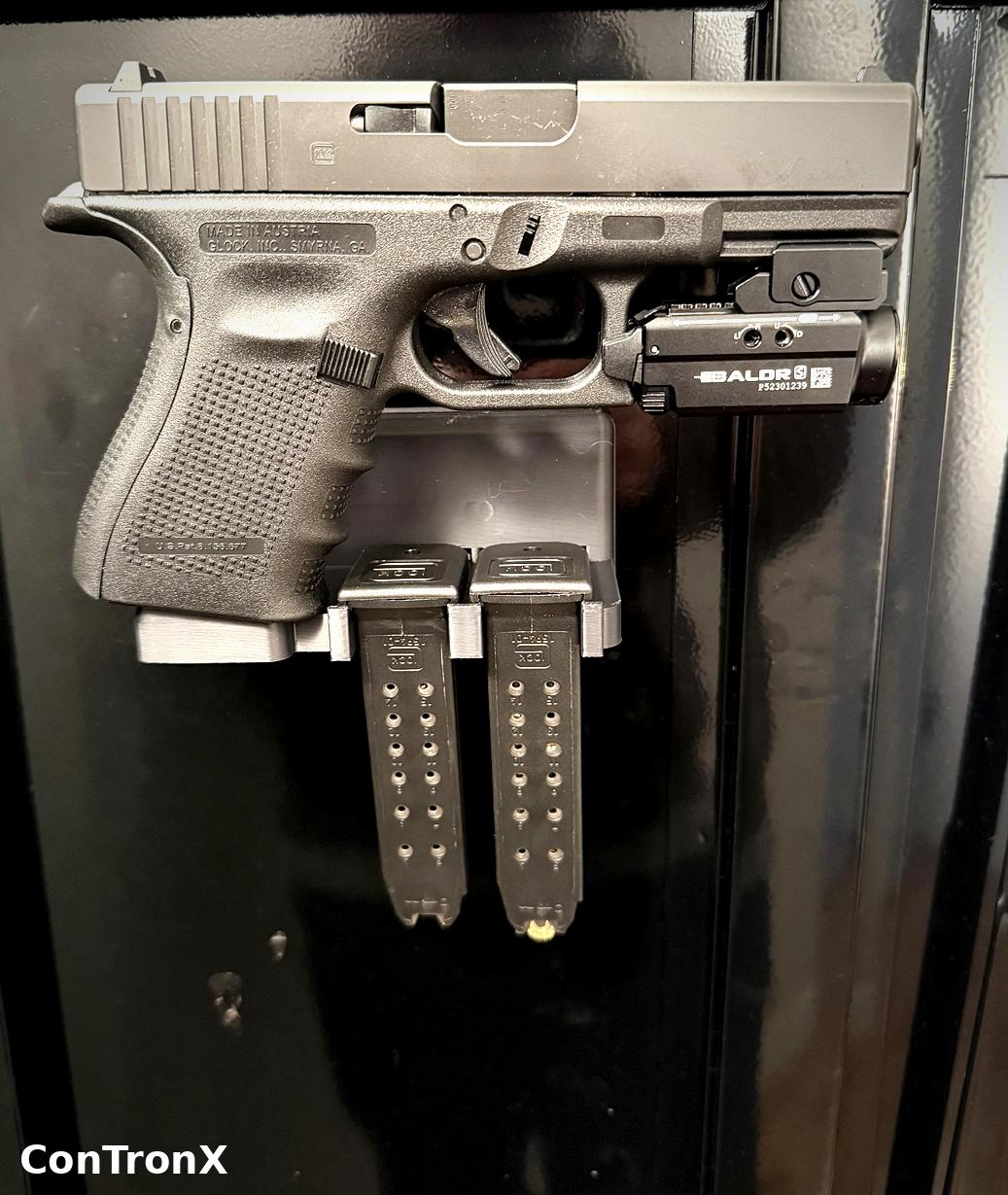 ConTronX Magnetic Magwell Mount for Glocks (Includes Dual Magazine Holder)