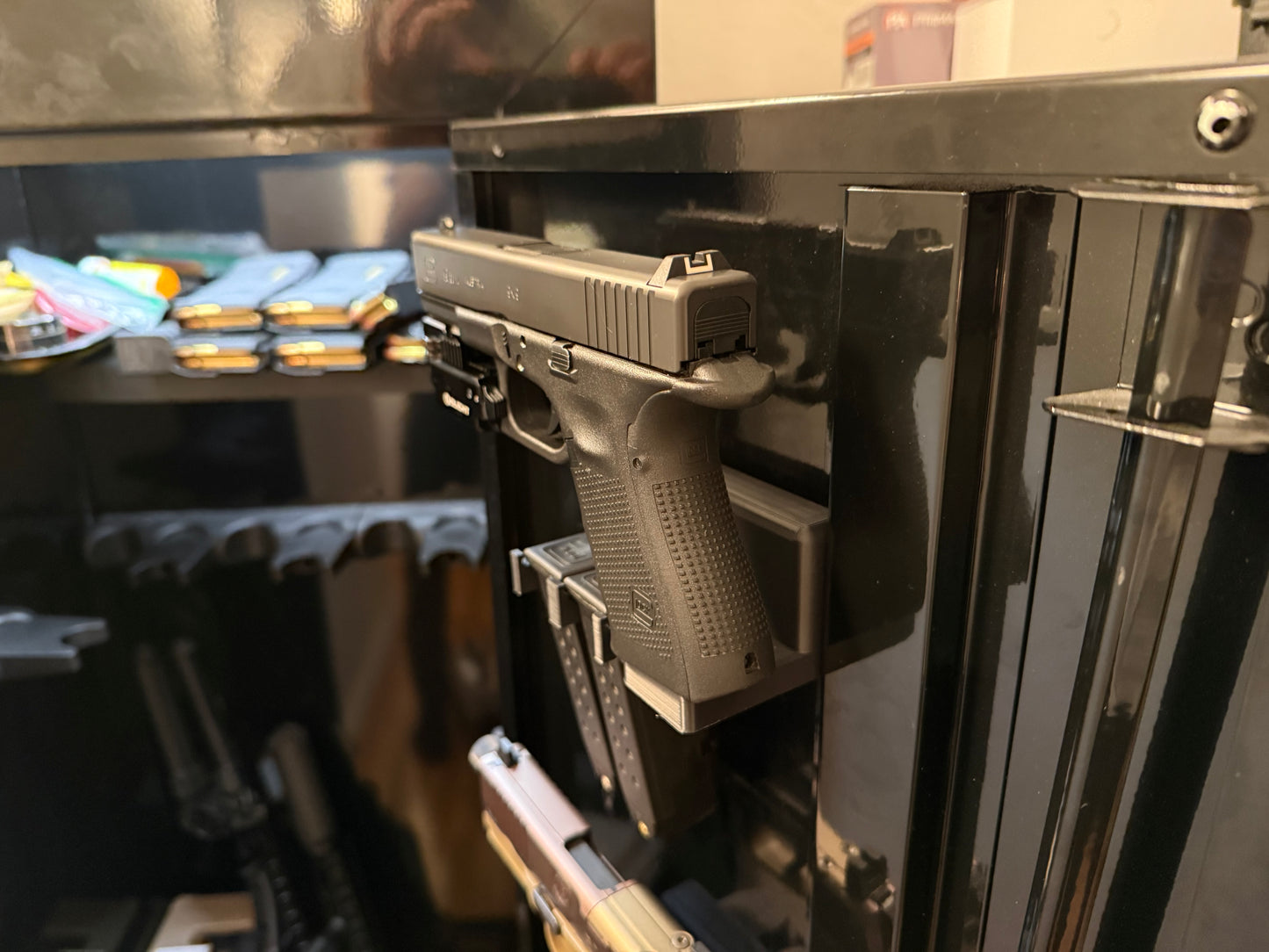 ConTronX Magnetic Magwell Mount for Glocks (Includes Dual Magazine Holder)