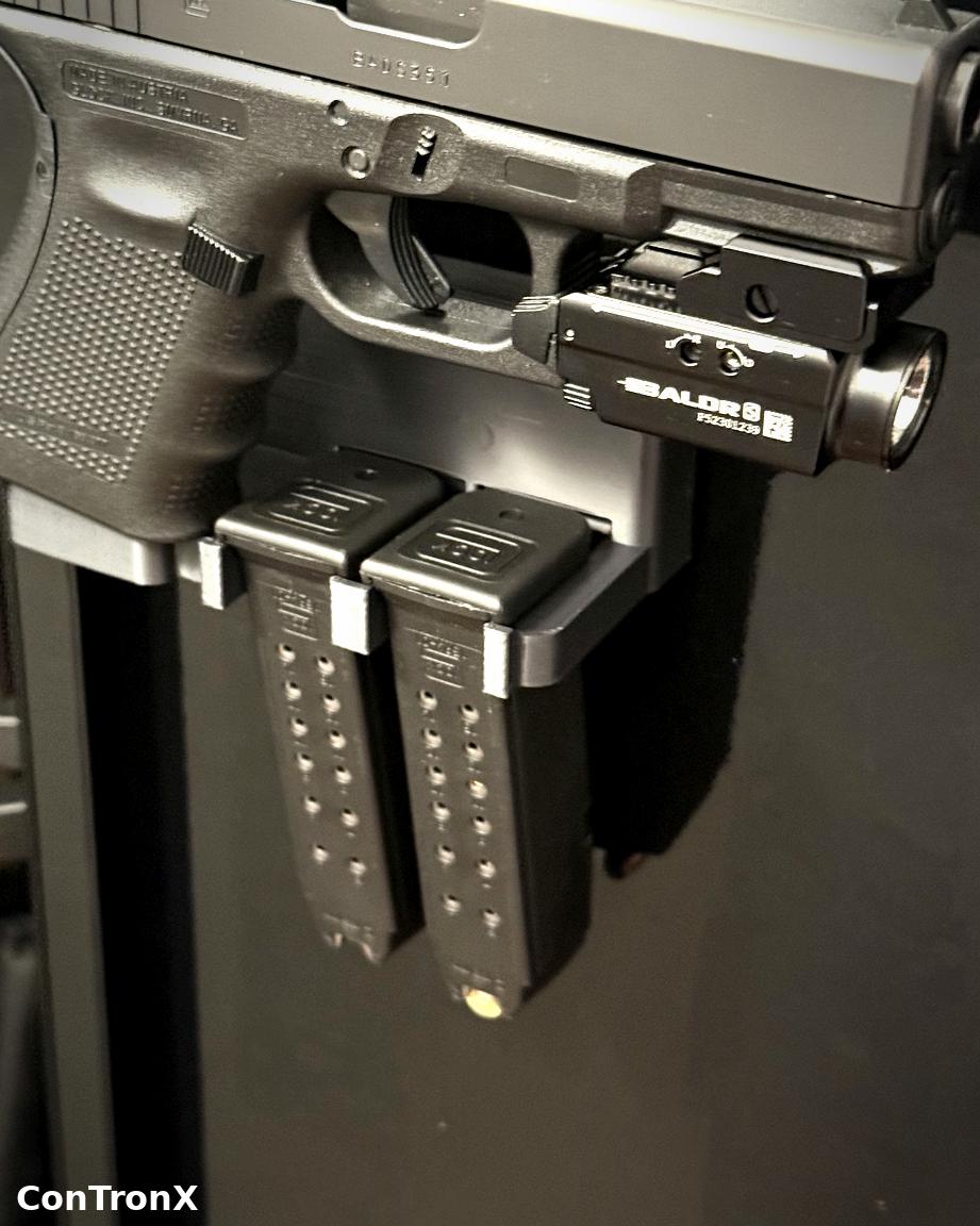 ConTronX Magnetic Magwell Mount for Glocks (Includes Dual Magazine Holder)