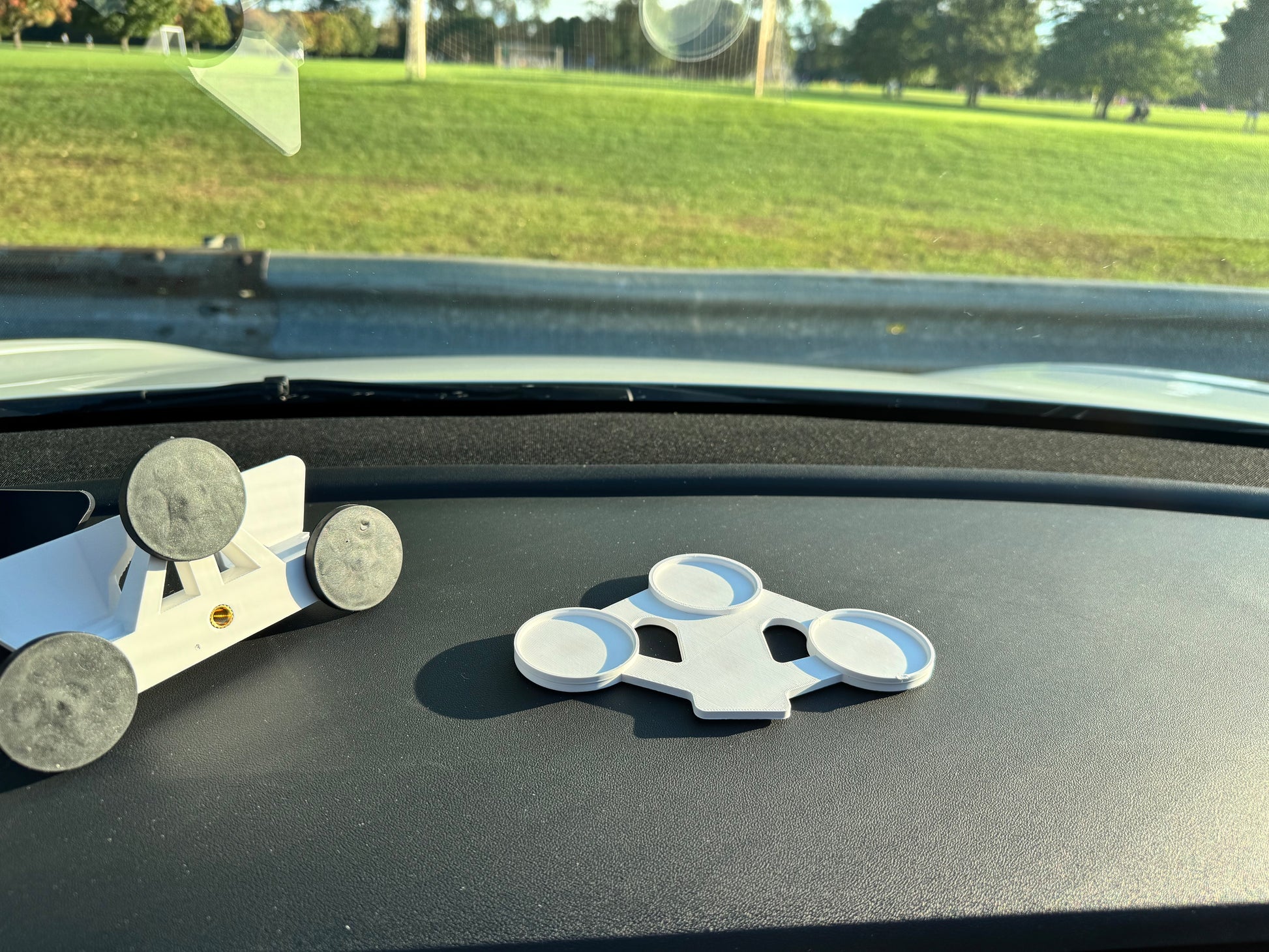 Starlink Mini 4-in-1 Mount (Magnet, Tripod, Dashboard) - ContronX Design